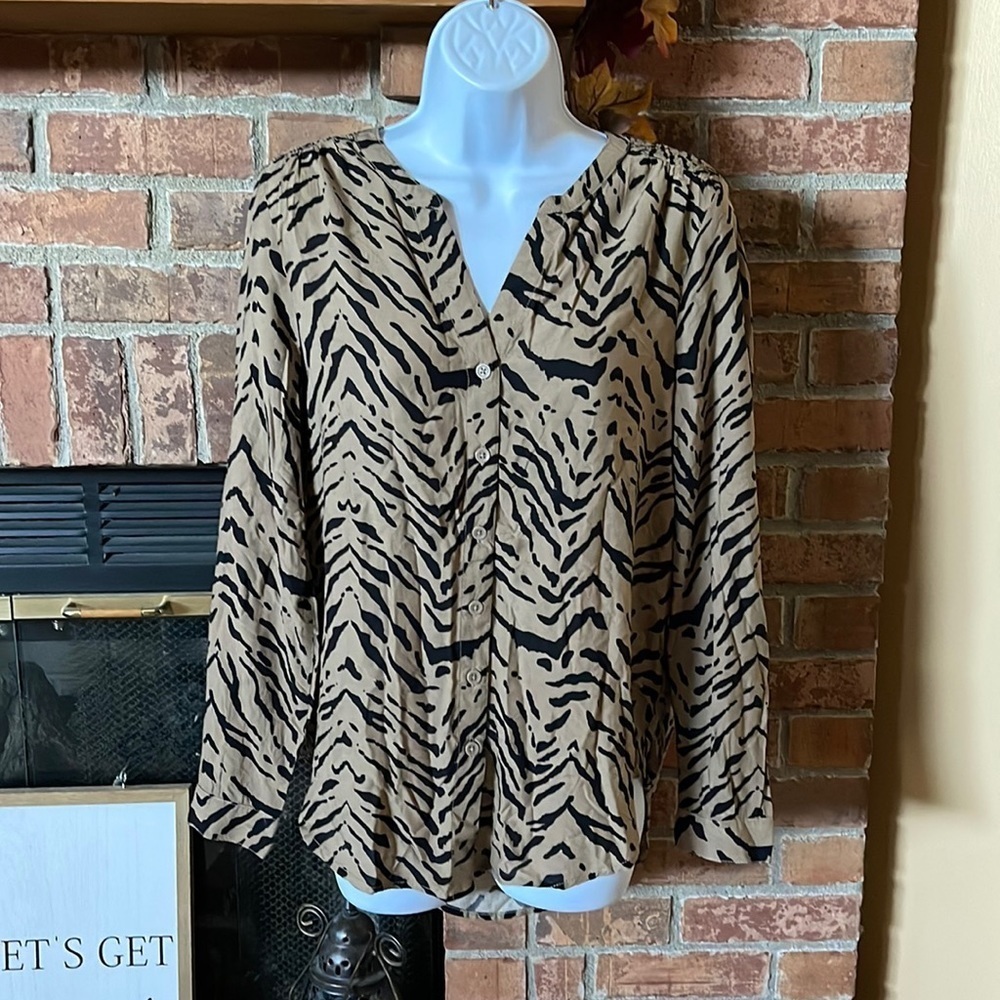 NWT beachlunchlounge Animal Print Blouse